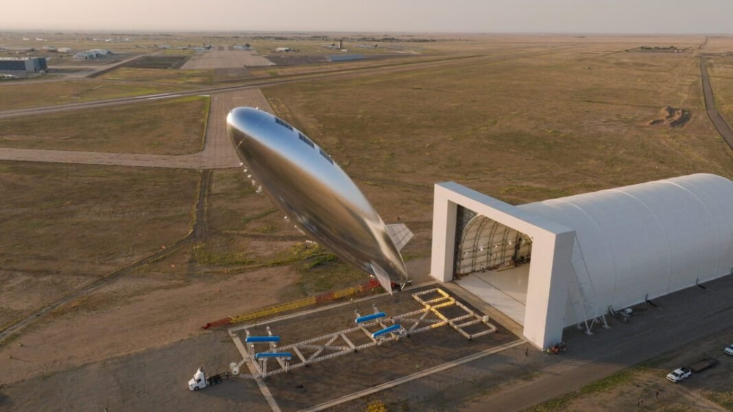 stratospheric-airship-flew-from-us-to-japan-to-test-sky-cell-tower-concept stratospheric-airship-flew-from-us-to-japan-to-test-sky-cell-tower-concept