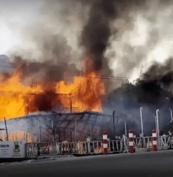 multiple-killed,-including-children,-in-fire-at-popular-beach-resort