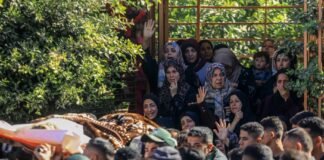 israeli-attacks-kill-6-palestinians,-including-2-children,-in-gaza-despite-ceasefire