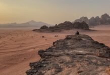 runners-prepare-to-cross-jordan’s-wadi-rum-desert-in-3-stage-challenge