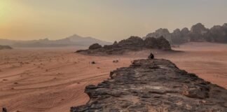 runners-prepare-to-cross-jordan’s-wadi-rum-desert-in-3-stage-challenge