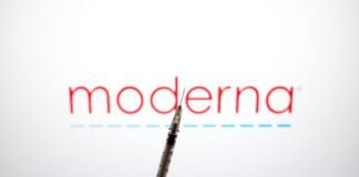 moderna-and-merck-say-their-mrna-cancer-vaccine-cut-death,-recurrence-by-42%