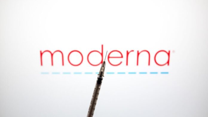 moderna-and-merck-say-their-mrna-cancer-vaccine-cut-death,-recurrence-by-42%