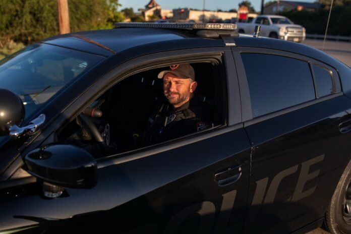 a-texas-cop-signed-on-to-help-ice-deport-his-neighbors-it-tore-the-town-apart.