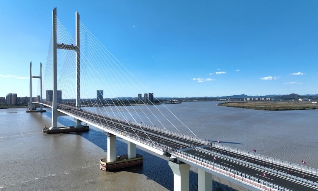 two-new-bridges-show-china-and-russia-competing-for-north-korea