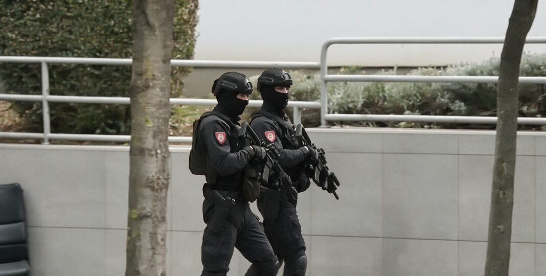 knife-wielding-assailant-killed-after-terror-attack-outside-israeli-embassy-in-belgrade knife-wielding-assailant-killed-after-terror-attack-outside-israeli-embassy-in-belgrade