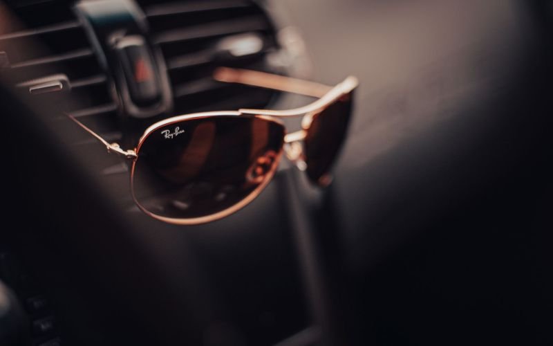 ray-ban-heir-rejects-e3.5bn-offer-for-stake-in-family-investment-firm ray-ban-heir-rejects-e3.5bn-offer-for-stake-in-family-investment-firm