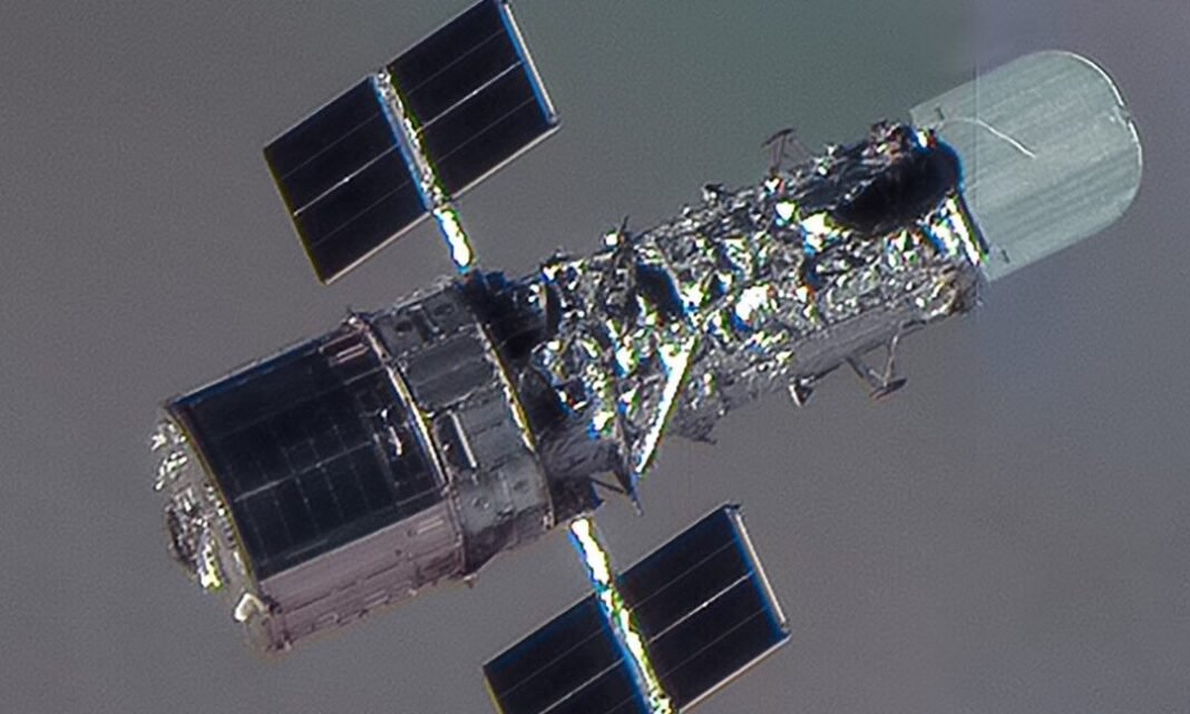 once-again,-nasa-is-asking-for-ideas-to-rescue-hubble-from-certain-death